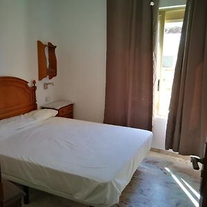 Habitación Económica con Cama King